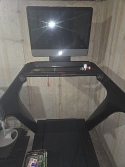 2021 Peloton Tread + Very Good Condition 51-200 Rides - Southbury, CT