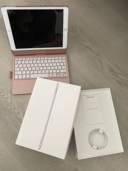 Apple iPad 7th generation with Rose Gold Keyboard Case comes with original box and core