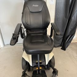 Jazzy Air power Chair