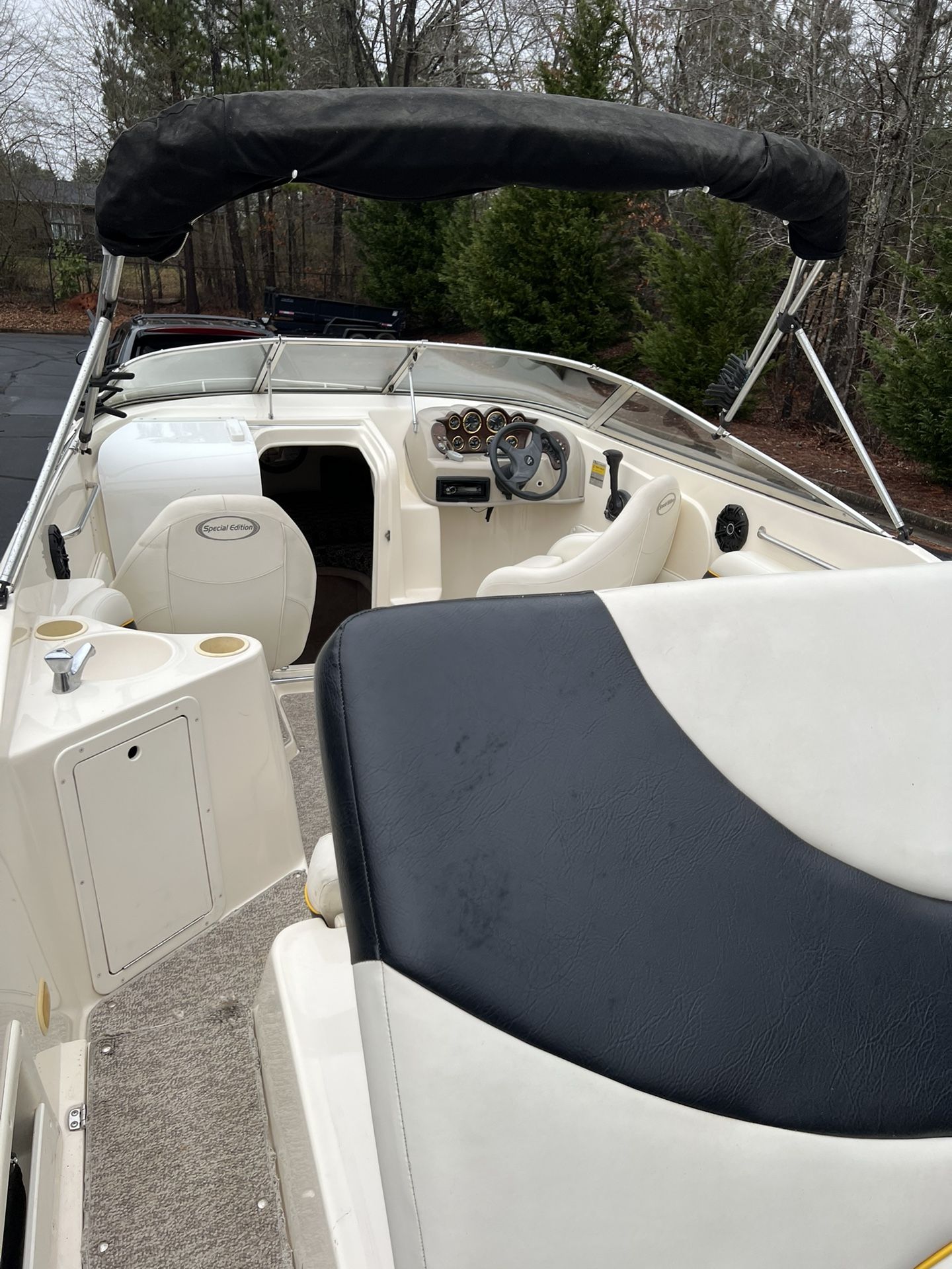 2003 Rinker Captiva Cuddy