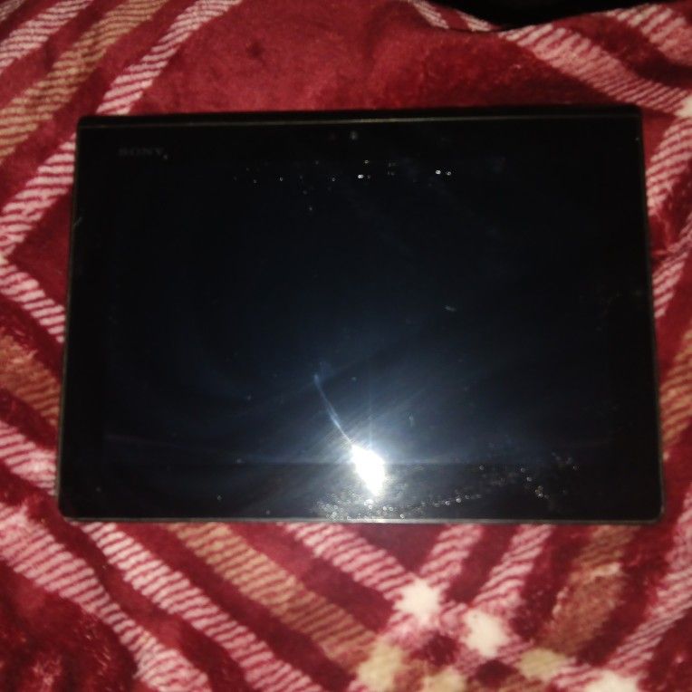 Sony 10 in Tablet W/ Foldable Back