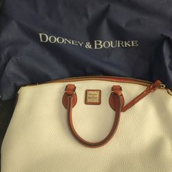 White Dooney And Brooke Handlebag Leather Pebble Great Condition There Is One Mark Inside With A Pen I Have The Dust Back