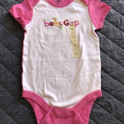 BABY GAP ONESIE