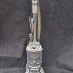 Shark Lift Away Deluxe Vacuum 