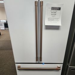 23.1 cu. ft. Smart French Door Refrigerator with Internal Water Dispenser in Matte White, Counter Depth and ENERGY STAR