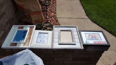 Picture frames, your choice, each