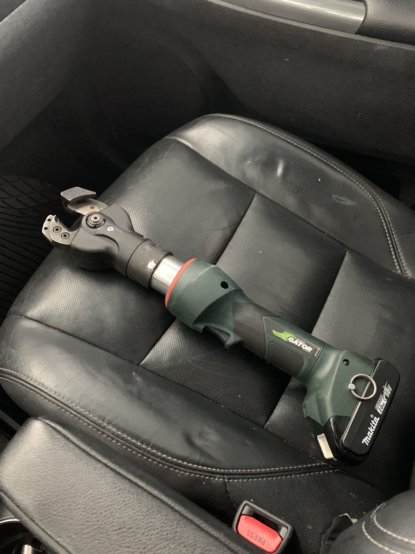 GREENLEE GATOR ESC25LX WIRE CUTTER 25mm Great Condition With One Battery