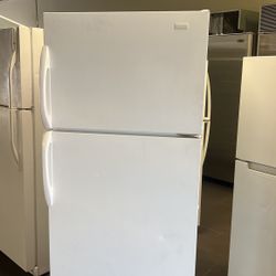 Top Freezer Magic Chef 18 Cu Ft Refrigerator 