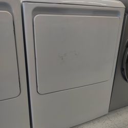 New GE
7.2 cu. ft. vented Gas Dryer in White with Auto Dry and Extended Tumble