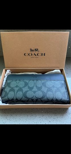 Women’s Coach Signature Canvas Zip Around Wallet
