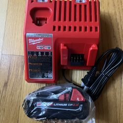*NEW* Milwaukee M18 2.0Ah battery and M18/m12 charger