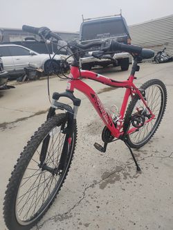 5 Months Old Schwinn men's 26” Ranger mountain bike