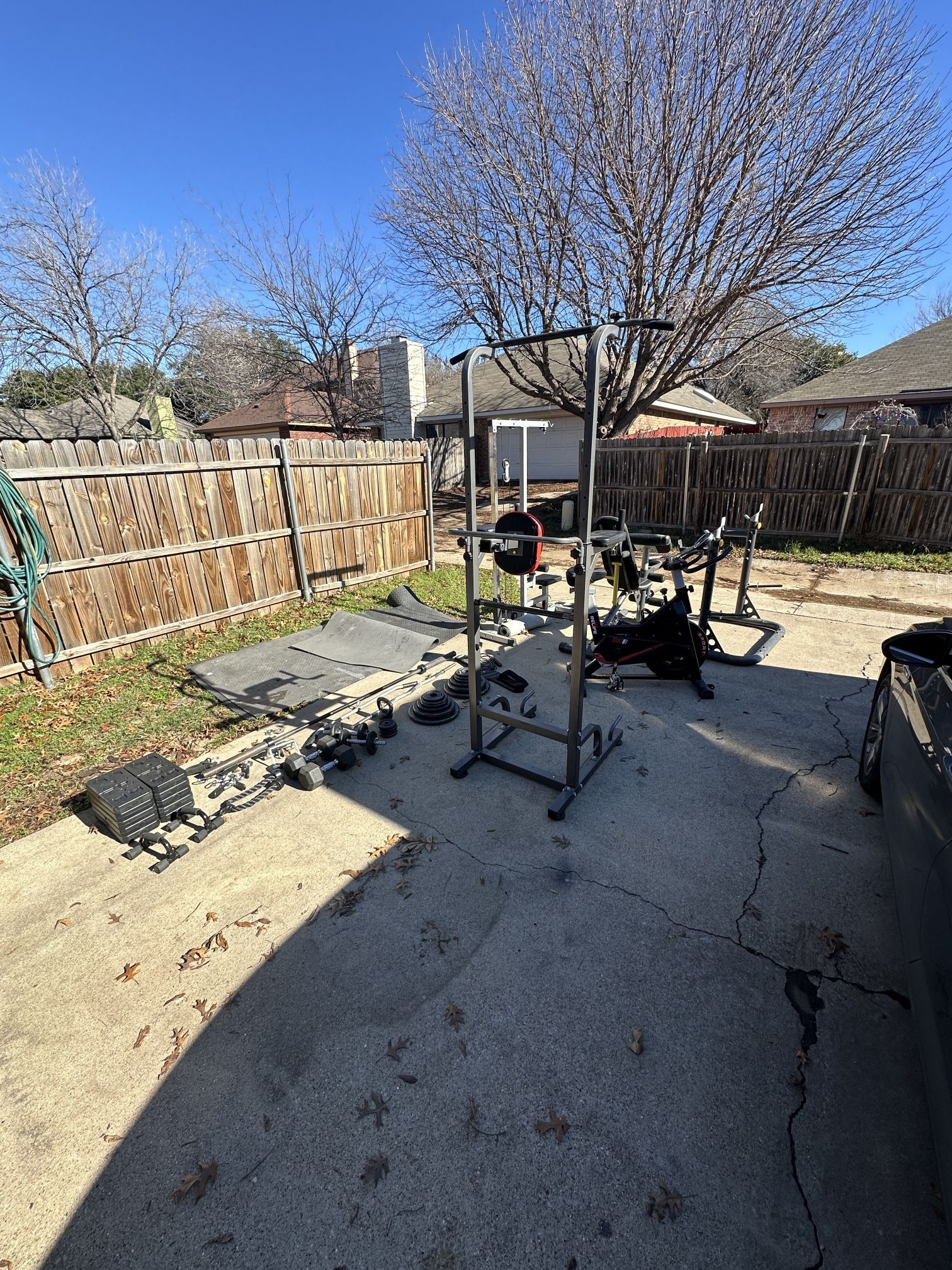 HOME GYM EQUIPMENT 