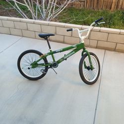 For Sale Mongoose Hoop-D Freestyle BMX Bike, Used But Still In Good Condition. Please See Pictures For More Details.