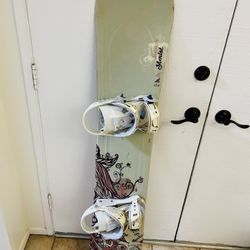 154cm Women’s Snowboard with Bindings