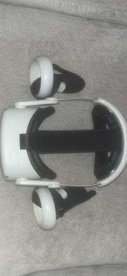 Meta Quest 2 VR Headset with Controllers