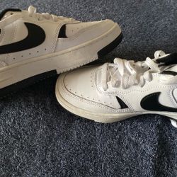 Nike Women’s Gamma Force Shoes 