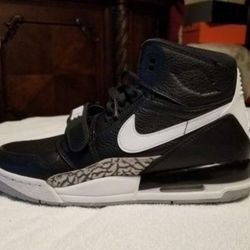 Jordan legacy Size 7y 