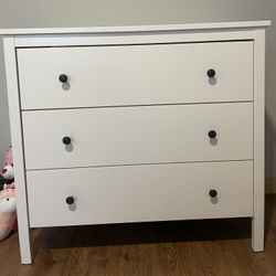 White dresser 