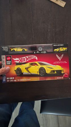 Mattel Brick Shop Hot Wheels ’20 Corvette C8.R Building Set