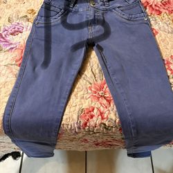 Pantalon estilo colonbianos