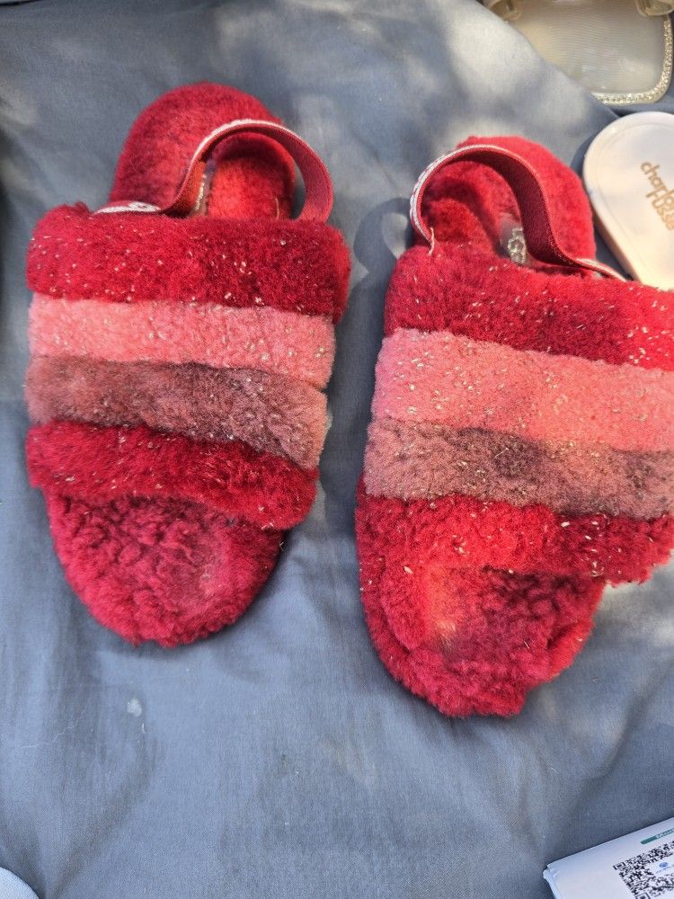 Sz 3 Ugg Sandals