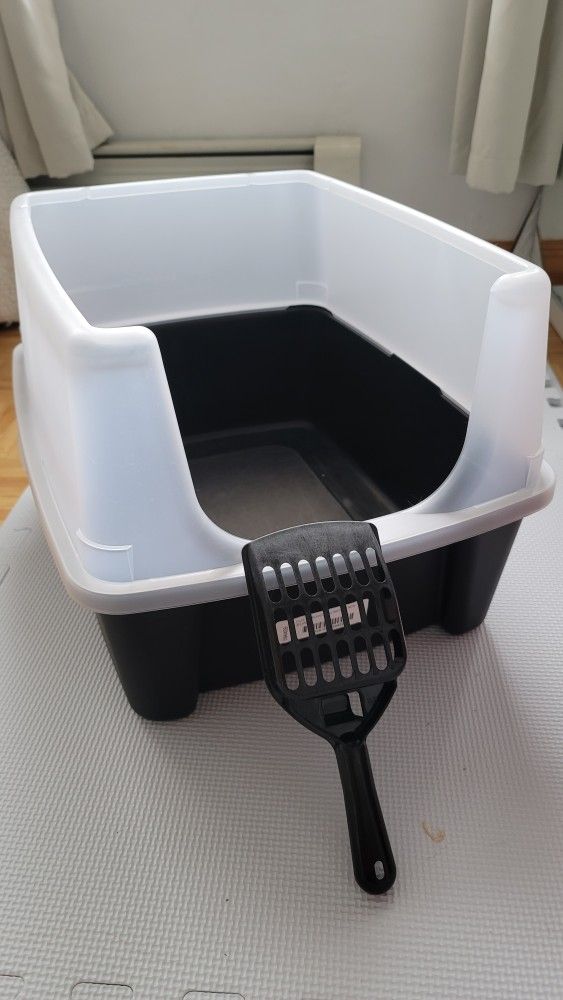 2 Litter Boxes