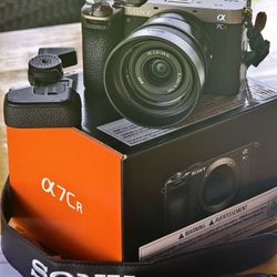 Sony A7CR Alpha 61MP Silver Full Frame Mirrorless Camera + Sony FE 24mm f2.8G lens with hood