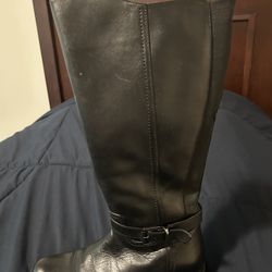 Boots Blondo Size 8