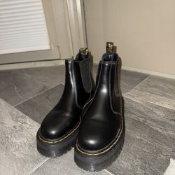Black Chelsea Boots 