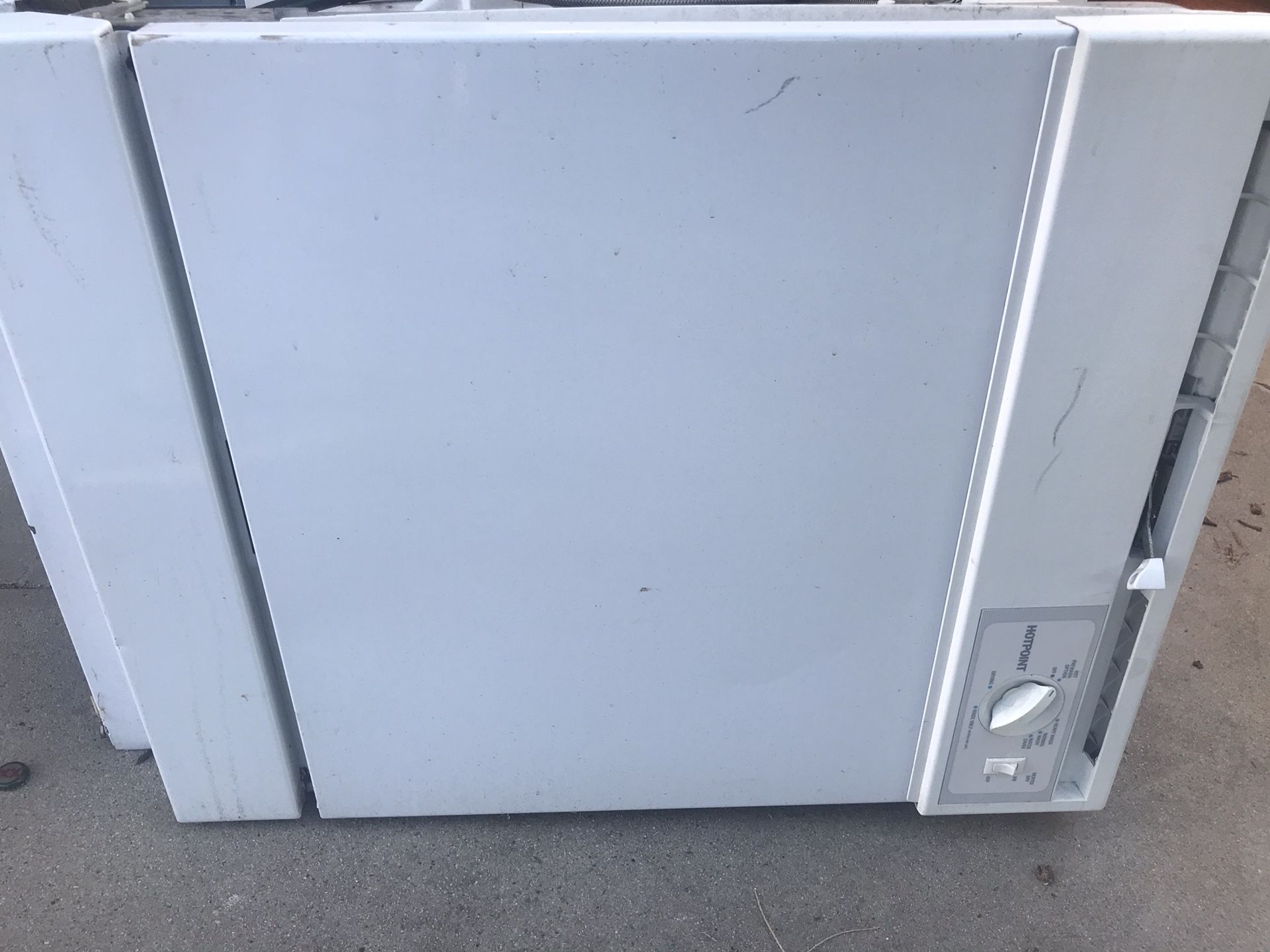 Free dishwasher ( if the ad is up, item is available)