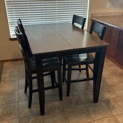 Kitchen Table and 4 Chairs