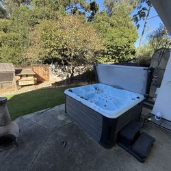 Calspas Salt Water Hot Tub