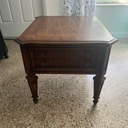 Weiman Vintage End Table/Nightstand with Drawers