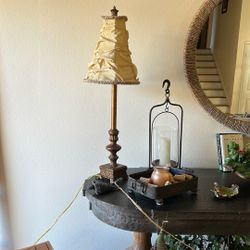 Vintage Lamp In Great Conditions Height 30 Inches 