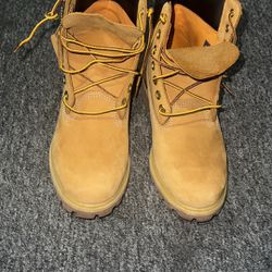 MENS TIMBERLAND BOOTS (SIZE 8)