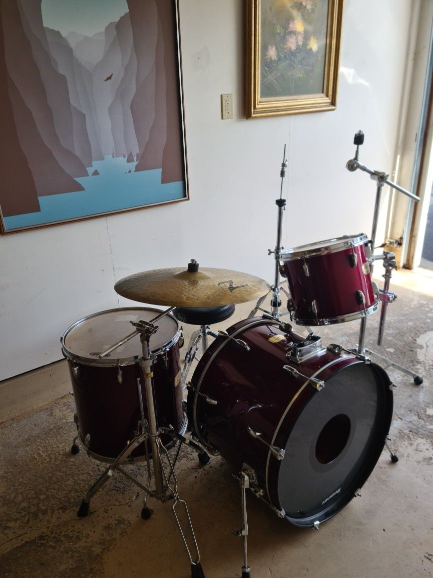 Pearl Export Drums with Drum Set Hardware