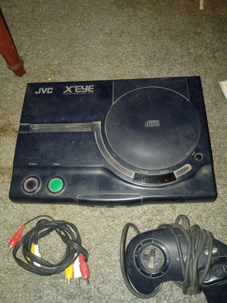XEYE SEGA GENESIS SYSTEM + CABLES + CONTROLLER