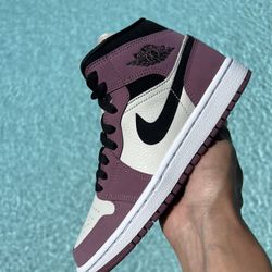 SOLD OUT Check My Insta @skreetx