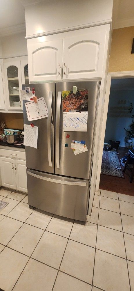 Whirlpool FrenchDoor Refrigerator GOOD!!
