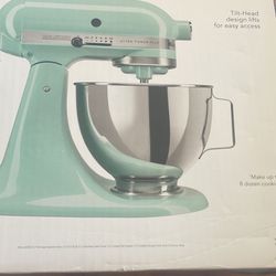 NEW KITCHEN AID TILT HEAD MIXER