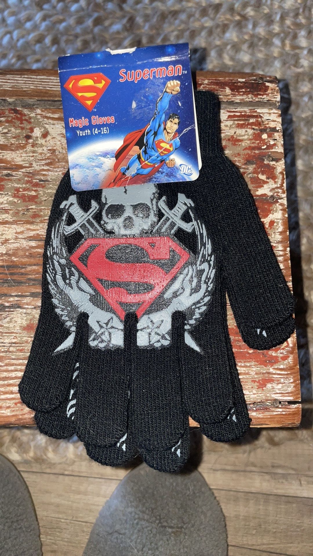 NWT Superman red black youth boys kids childs magic gloves fits 4-16