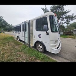 2001 P32 Workhorse Bus