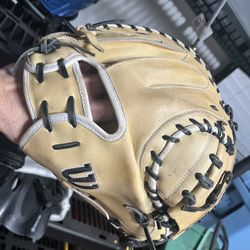 Wilson A2000 Catchers Glove. 33 Inches Broken In, But Never Played With In Game 