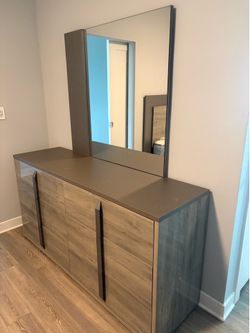 6 drawer Dresser
