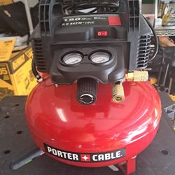 Porter-Cable

6 Gal. 150 PSI Portable Electric Pancake Air Compressor