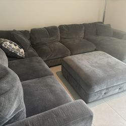 Rooms2Go 3 Piece Sectional With Ottoman 