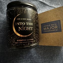 Bath & Body Works Into The Night Candle - Black and Gold 7onz