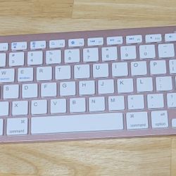 Wireless Bluetooth Keyboard Compatible With Android,ios,Windows. Will Meet At Qt On McClay Rd. In St.peters Mo 63(contact info removed). 