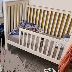 Full-Size Crib, Converts to Toddler Bed – Mattress + Sheets Included